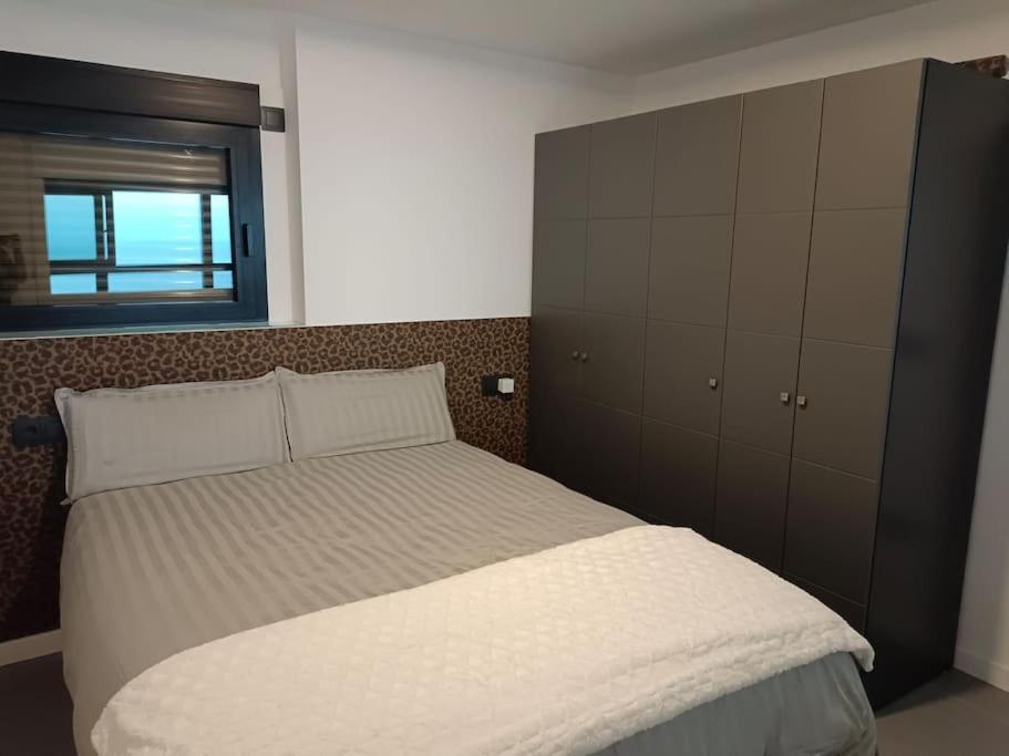 Estupendo Apartamento En Planta 23 Primera Linea Benidorm Luaran gambar