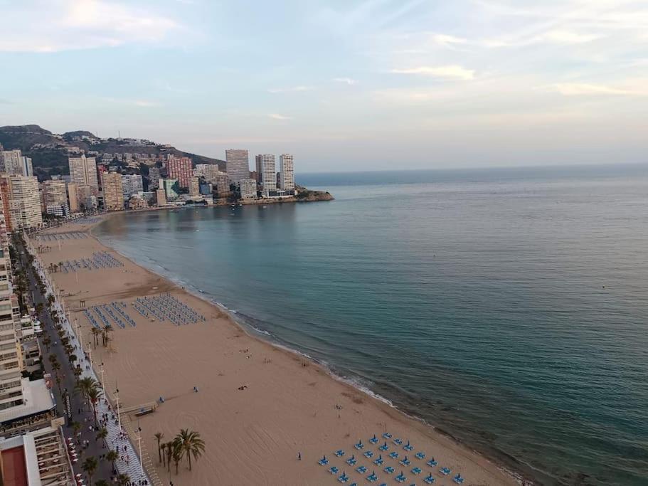 Estupendo Apartamento En Planta 23 Primera Linea Benidorm Luaran gambar